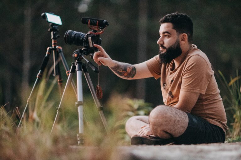 Best Tripods for Photographers, Videographers & Vloggers