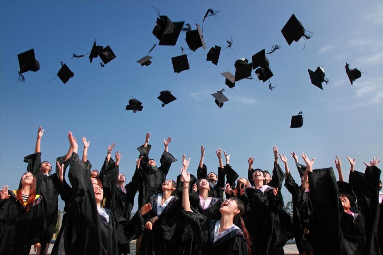 Top 30 Graduation Gift Ideas: Celebrate Achievements